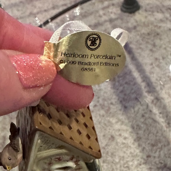 Vintage porcelain Bradford Exchange heirloom birdhouse ornaments - Picture 11 of 13